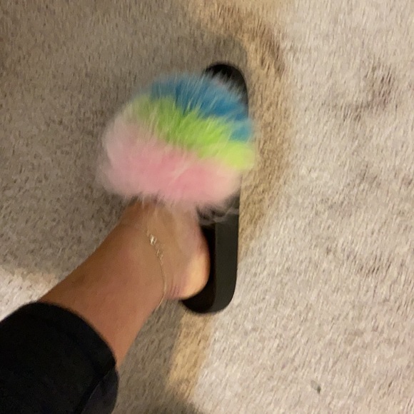 Fuzzy slides - Picture 3 of 4
